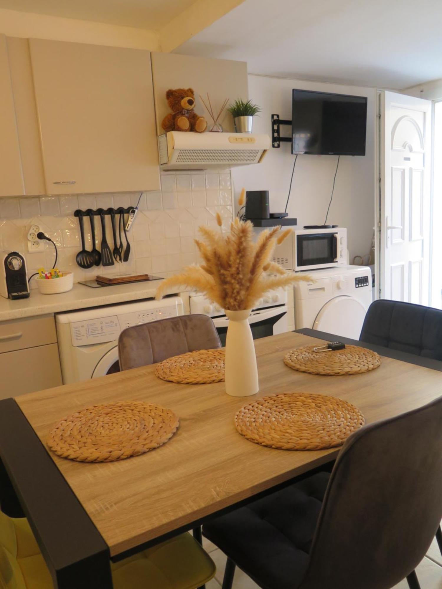 Maison De Village A 35 M Du Bord De Mer Марсель Екстер'єр фото